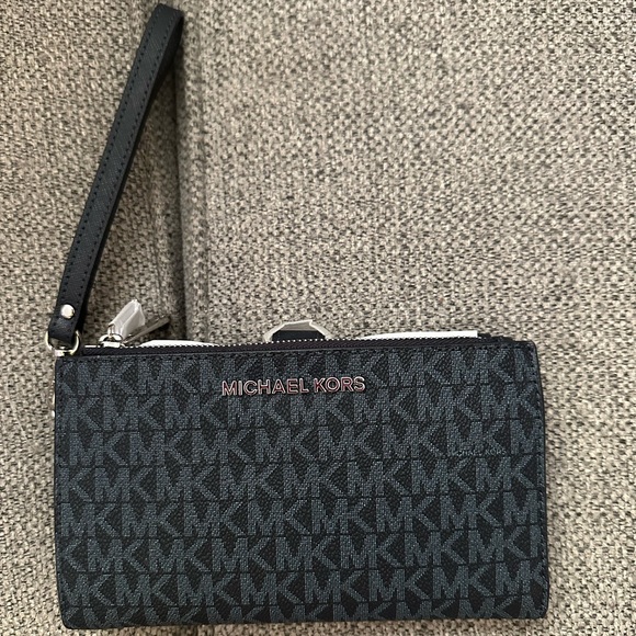 Michael Kors Navy Logo Wallet/Wristlet - Picture 1 of 7